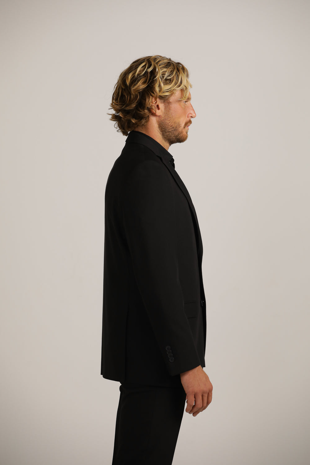 בלייזר בגזרה מחויטת | קנת קול