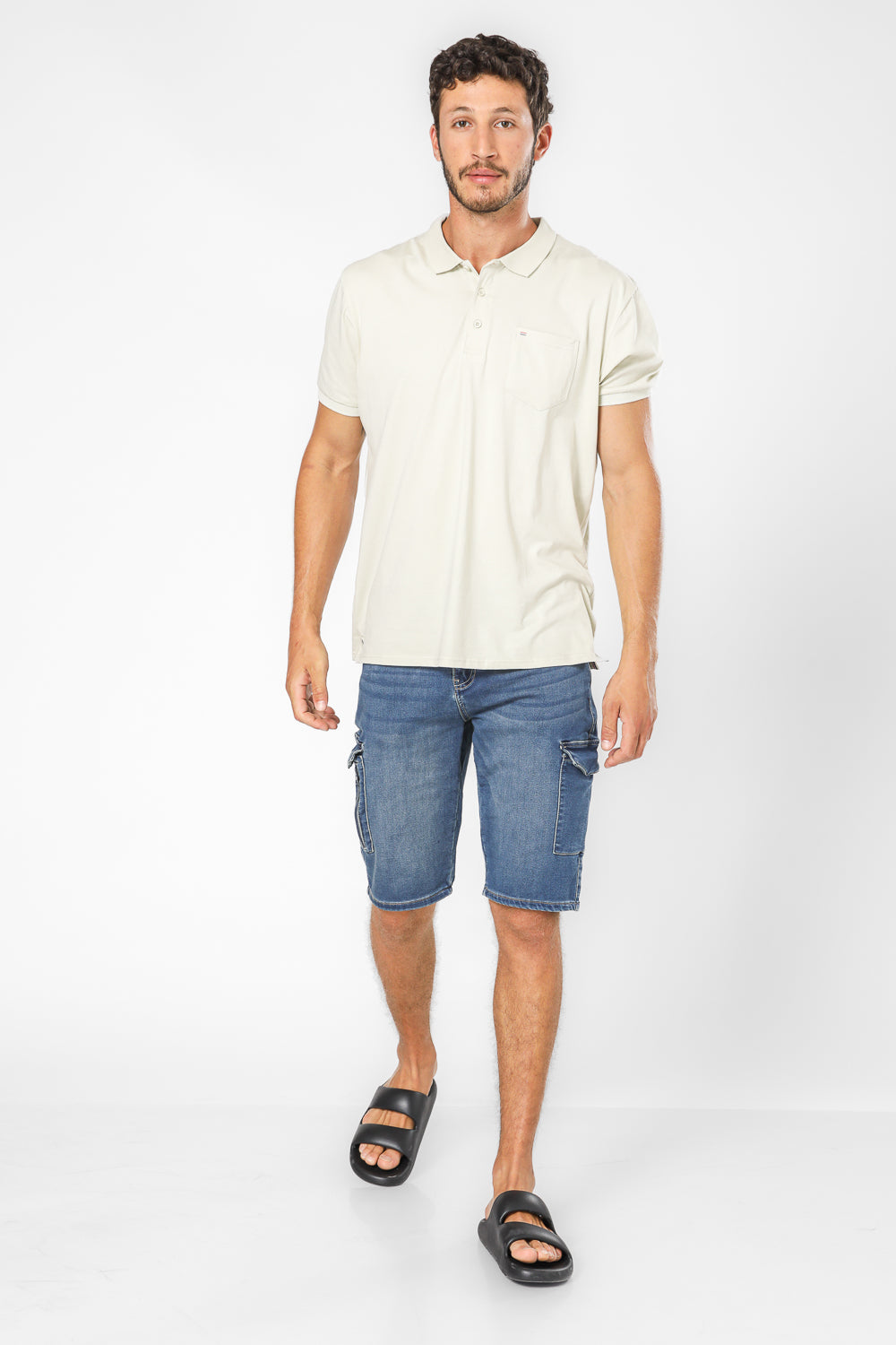 מכנסי ג'ינס בצבע כחול