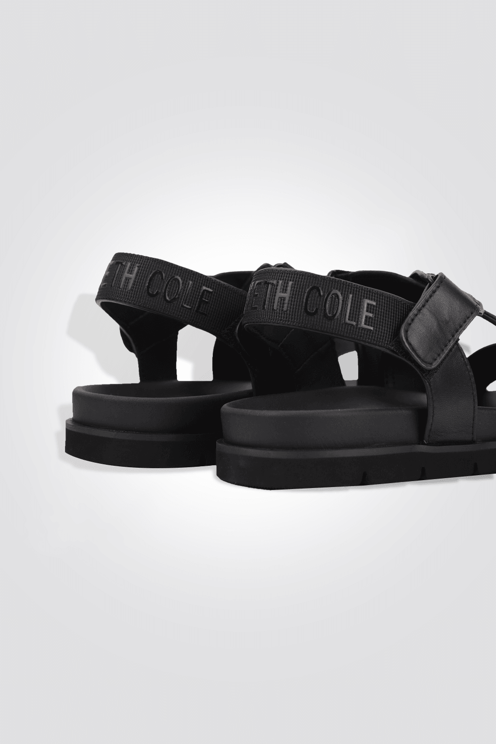 סנדלים לגבר בצבע שחור - MASHBIR//365