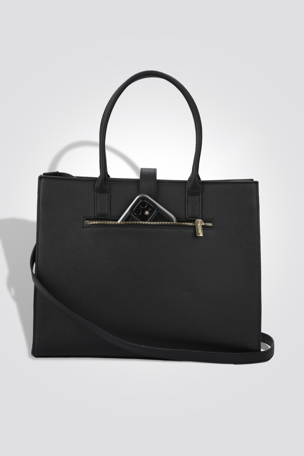 תיק יד מעוצב מדמוי עור בצבע שחור