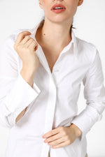 חולצה מכופתרת בצבע לבן | קנת קול