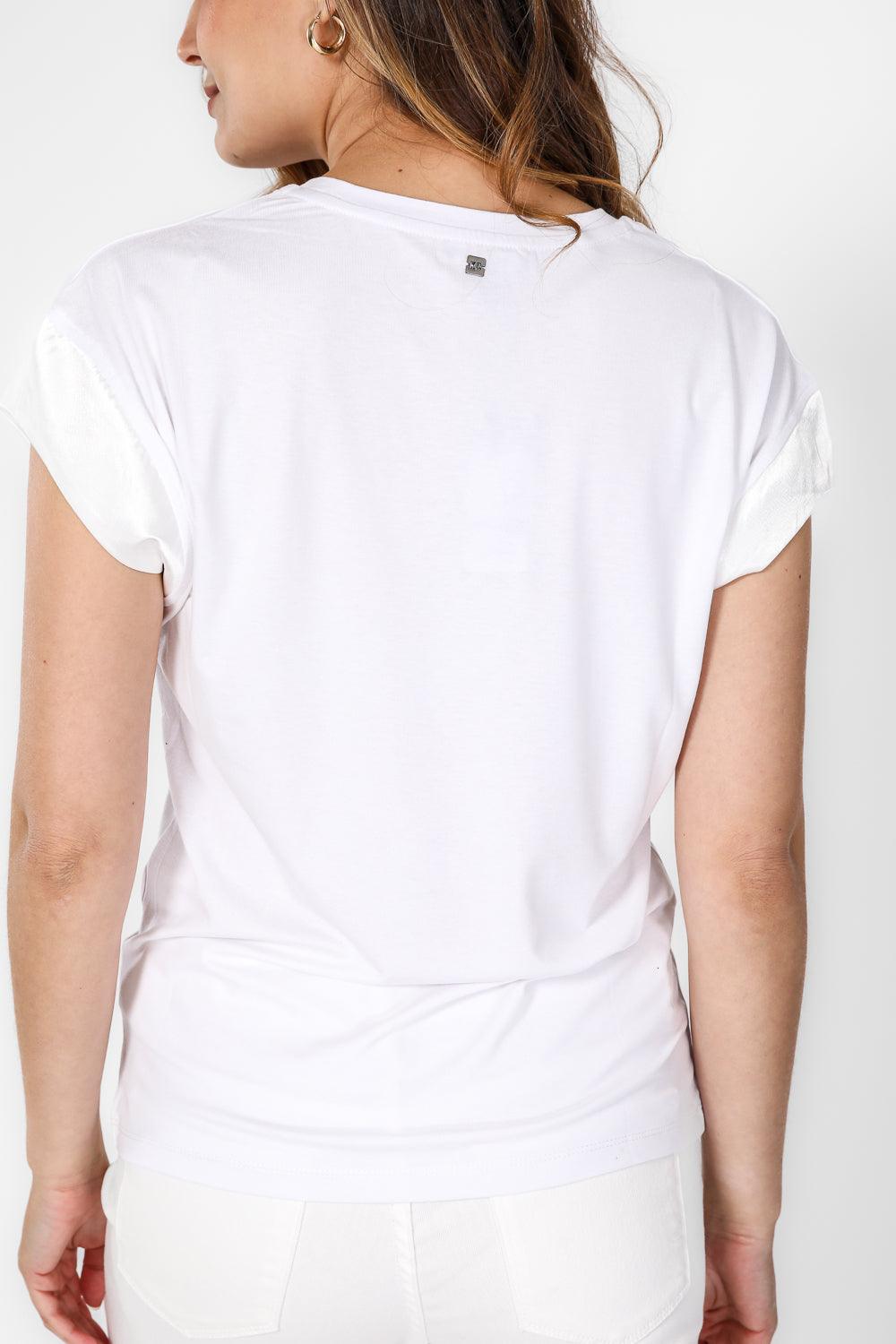 טישירט קצרה עם שרוולי סאטן בצבע לבן - MASHBIR//365