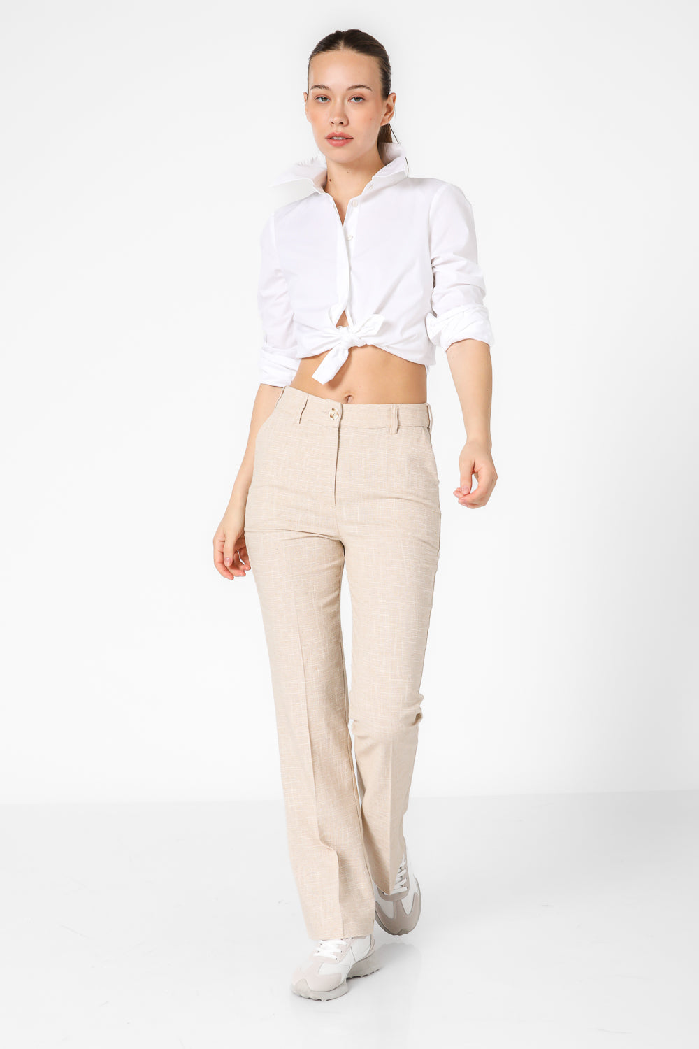 חולצה מכופתרת בצבע לבן | קנת קול