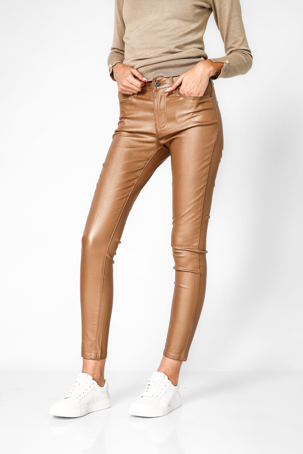 מכנסי סקיני בצבע בז'