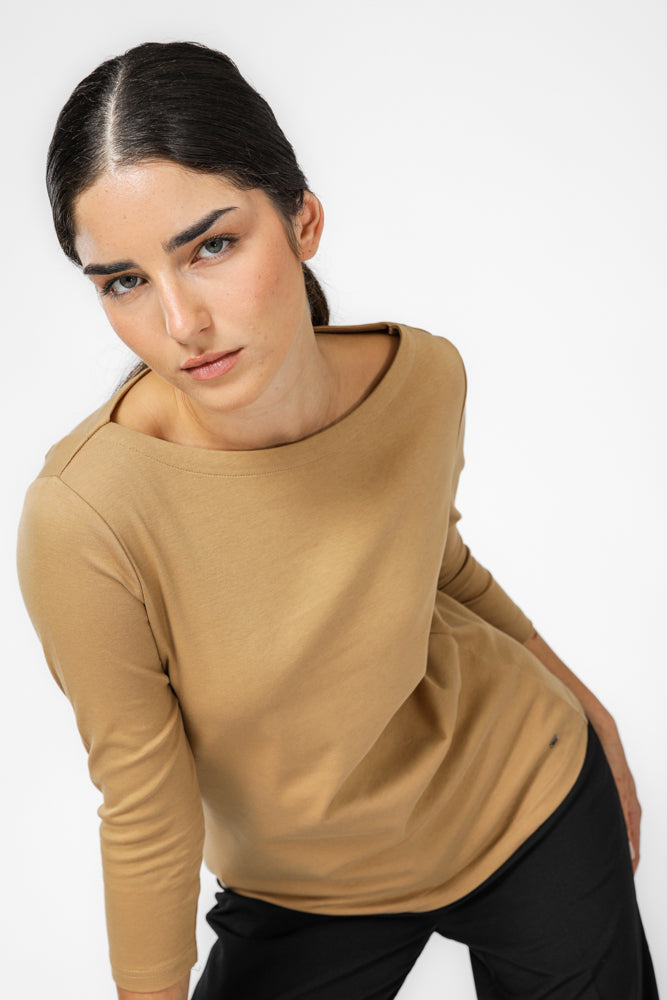 טישירט צווארון סירה | קנת קול