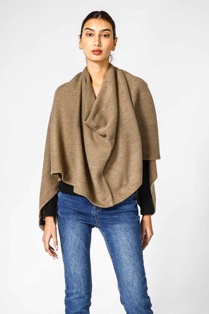 פונצ'ו בצבע מוקה