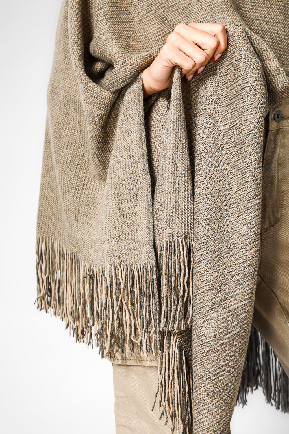 עליונית בצבע ירוק עתיק