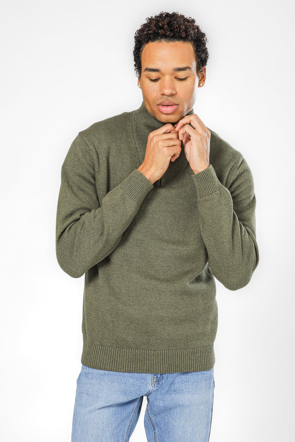 סריג צווארון גולף בצבע זית