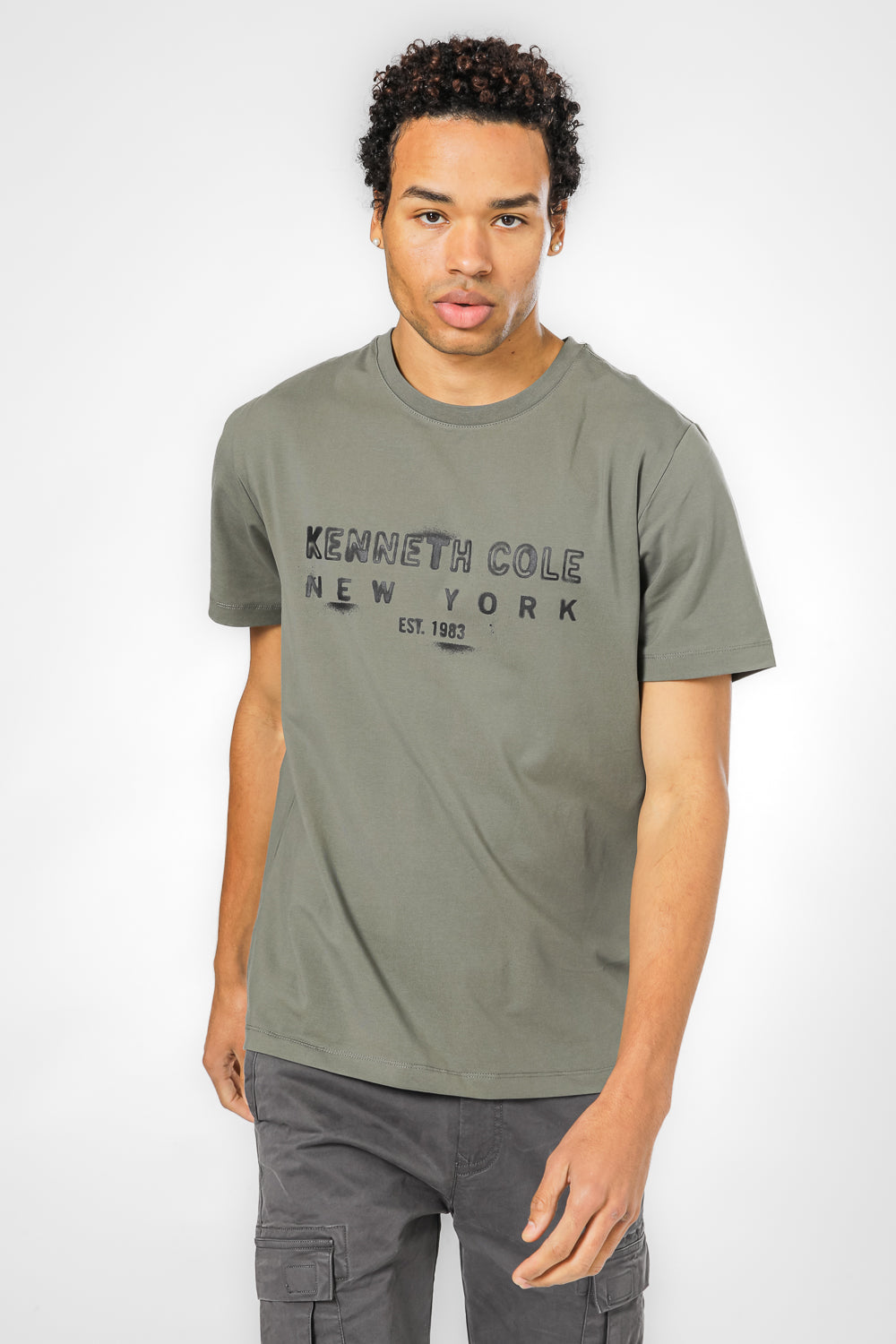 טישירט דפוס גרפיטי בצבע זית