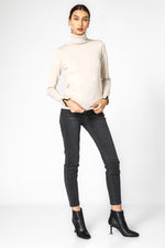 סריג בייסיק צווארון גולף בצבע קרם | קנת קול