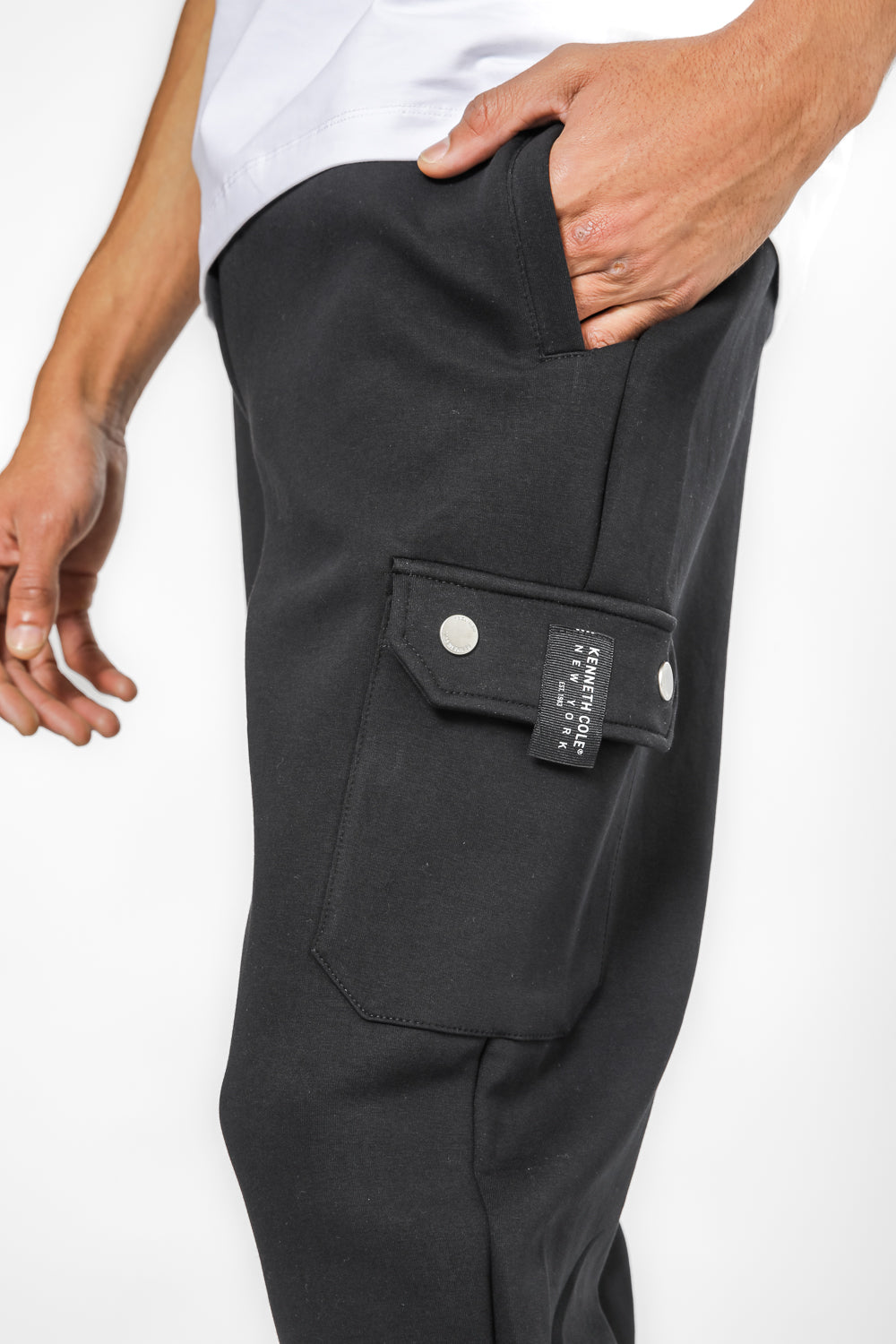 מכנסי טרנינג קרגו שחור