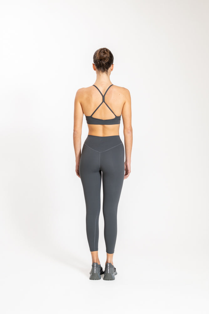 טופ אימון לנשים Spaghetti בצבע אפור