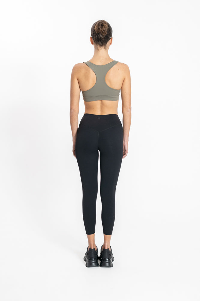 טייץ לנשים 7/8 בצבע שחור