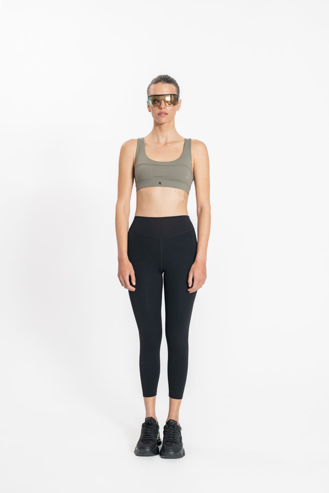 טייץ לנשים 7/8 בצבע שחור