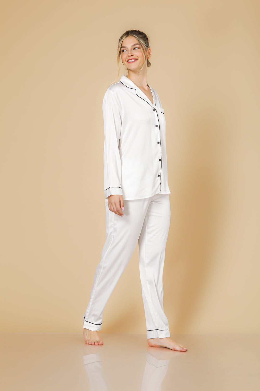 חליפת פיג'מה סאטן ארוכה בצבע לבן לנשים | קנת קול
