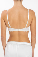 חזיית ספייסר חלקה עם ברזלים וריפוד קל