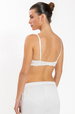 חזיית ספייסר חלקה עם ברזלים וריפוד קל