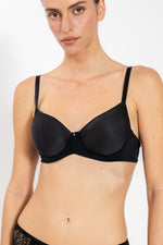 חזיית טישירט סופט עם ברזלים וריפוד