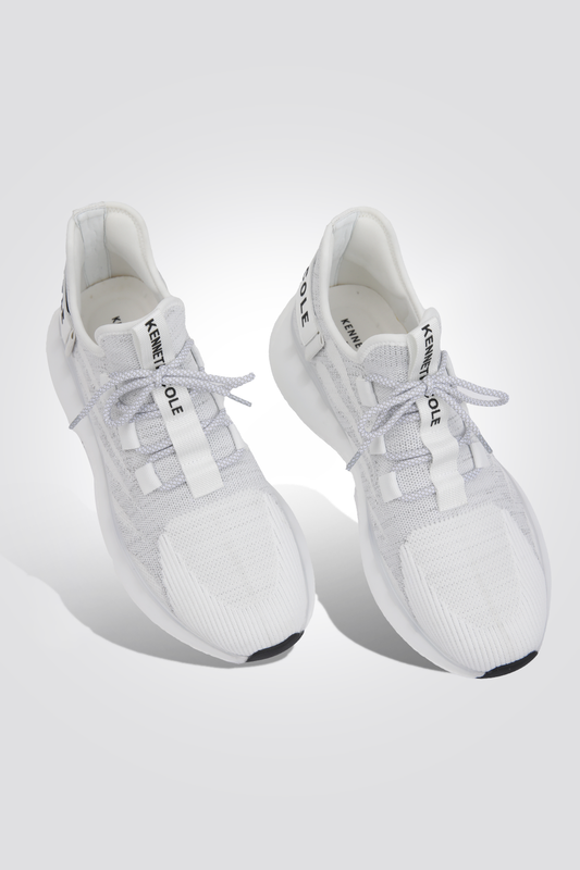 נעל ספורט לגברים בצבע לבן