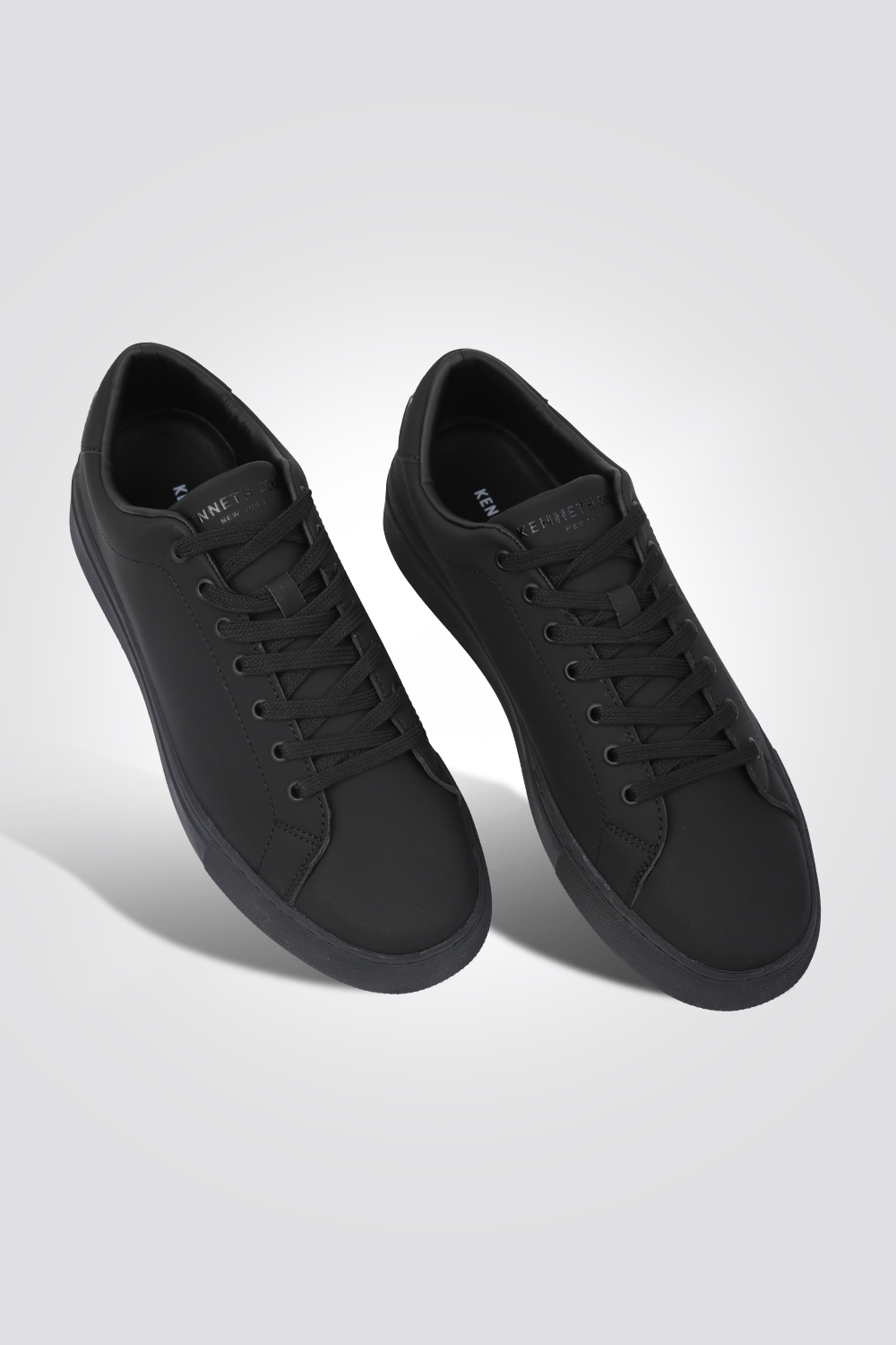 סניקרס לגברים בצבע שחור