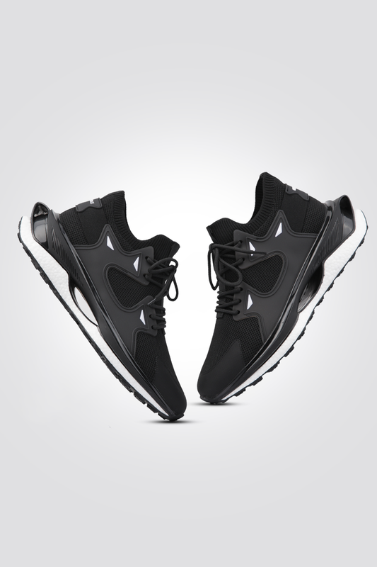 נעלי ספורט לגברים בצבע שחור ולבן