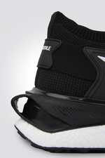 נעלי ספורט לגברים בצבע שחור ולבן