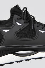 נעלי ספורט לגברים בצבע שחור ולבן