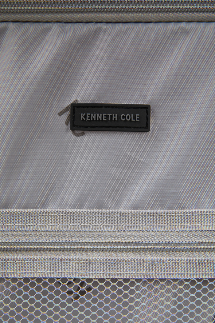 מזוודה קשיחה בינונית 24'' ESSENTIAL בצבע צהוב