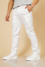 מכנס צ'ינו קלאסי כותנה לייקרה בצבע לבן