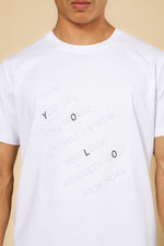 טישירט לייקרה דפוס יולו בצבע לבן