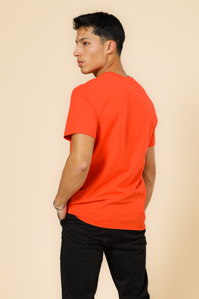 טישירט לייקרה דפוס יולו בצבע אדום