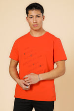 טישירט לייקרה דפוס יולו בצבע אדום