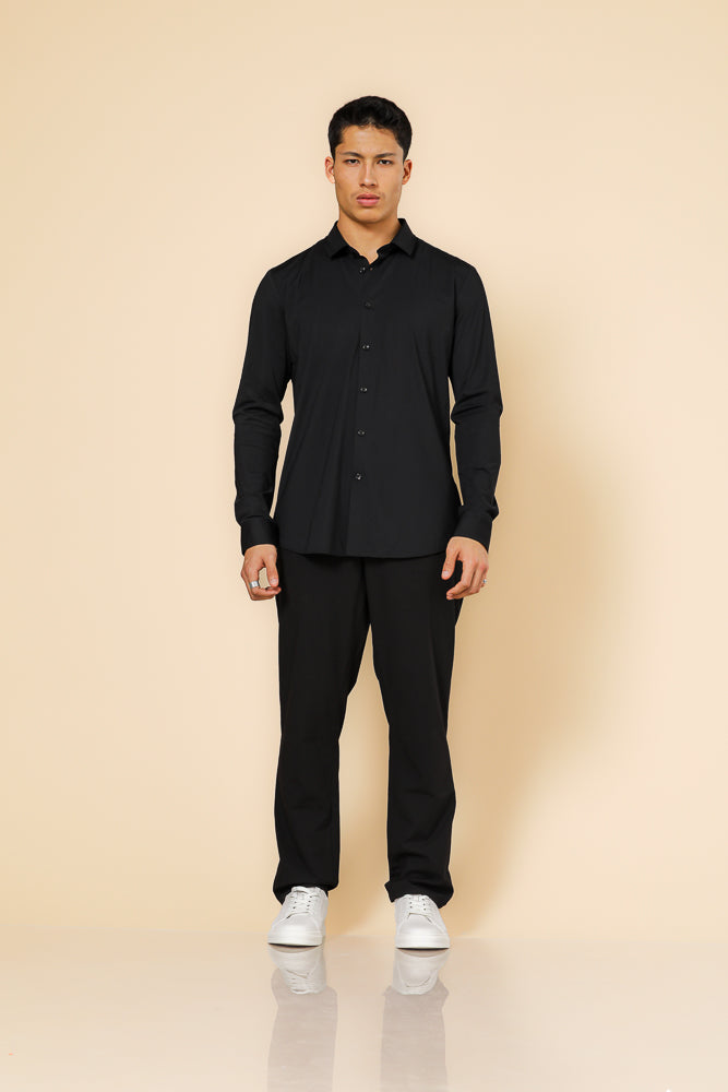 חולצה מכופתרת בצבע שחור