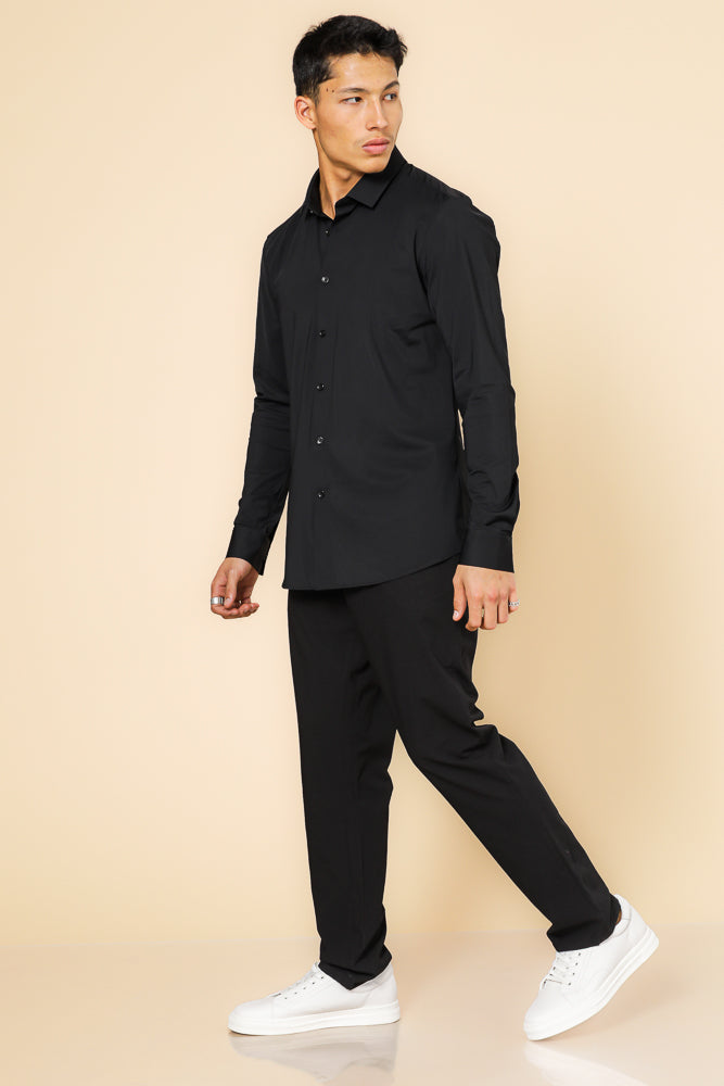 חולצה מכופתרת בצבע שחור