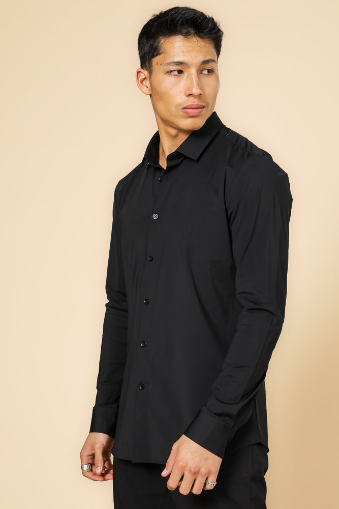 חולצה מכופתרת בצבע שחור