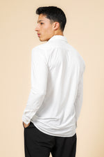 חולצה מכופתרת בצבע לבן