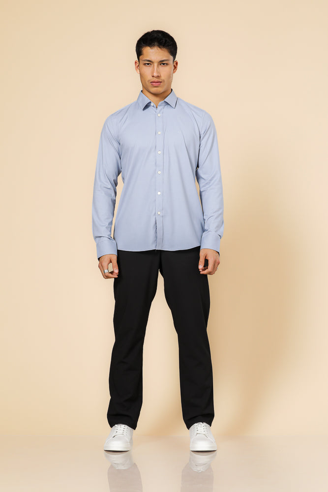 מכופתרת במבוק טקסטורה בצבע כחול