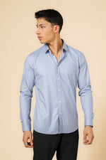 מכופתרת במבוק טקסטורה בצבע כחול