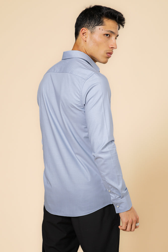 מכופתרת במבוק טקסטורה בצבע כחול