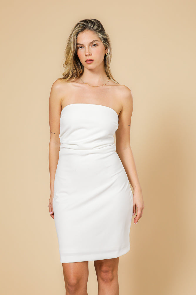 שמלת סטרפלס בצבע לבן