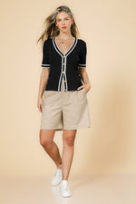 מכנס קצר מחוייט בצבע בז'