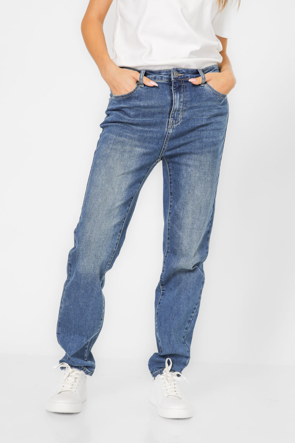 ג'ינס סקיני בצבע כחול כהה