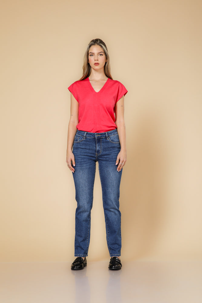 ג'ינס ישר בצבע כחול כהה