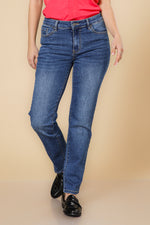 ג'ינס ישר בצבע כחול כהה