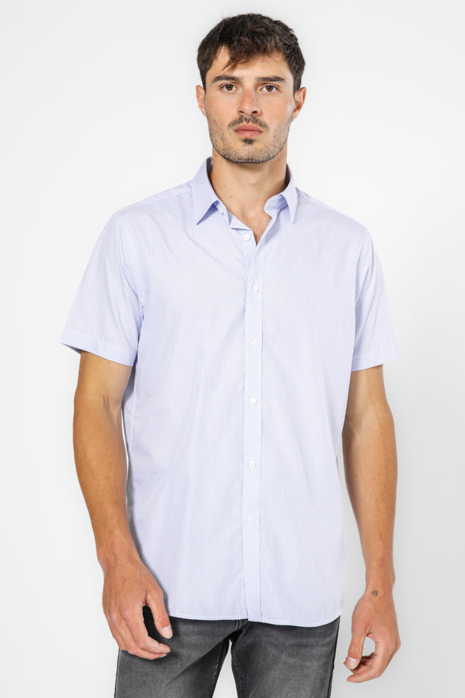 חולצה מכופתרת שרוולים קצרים בצבע לבן