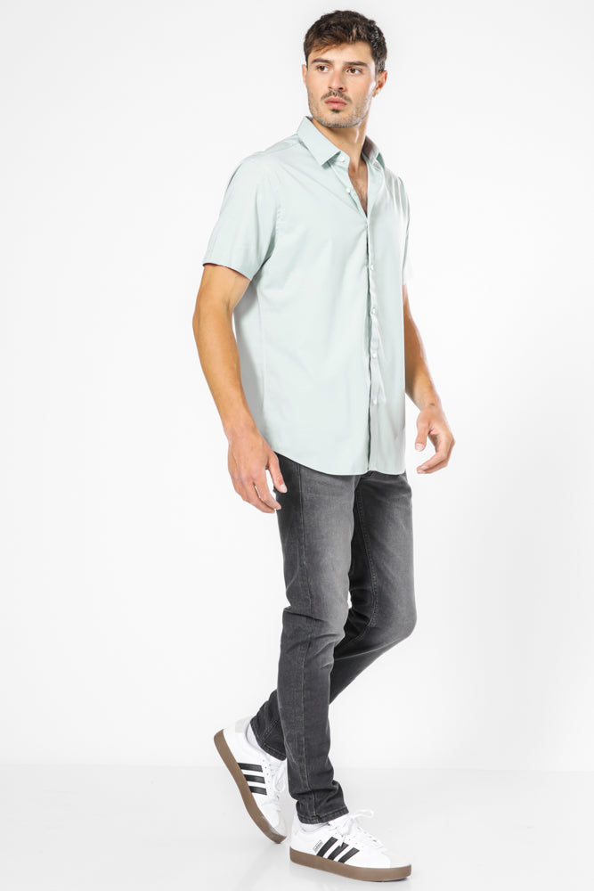 חולצה מכופתרת שרוולים קצרים בצבע ירוק 