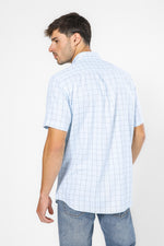 חולצה מכופתרת שרוולים קצרים בצבע תכלת 