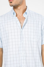 חולצה מכופתרת שרוולים קצרים בצבע תכלת 