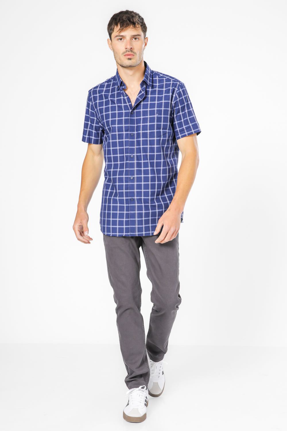 חולצה מכופתרת משבצות בצבע נייבי