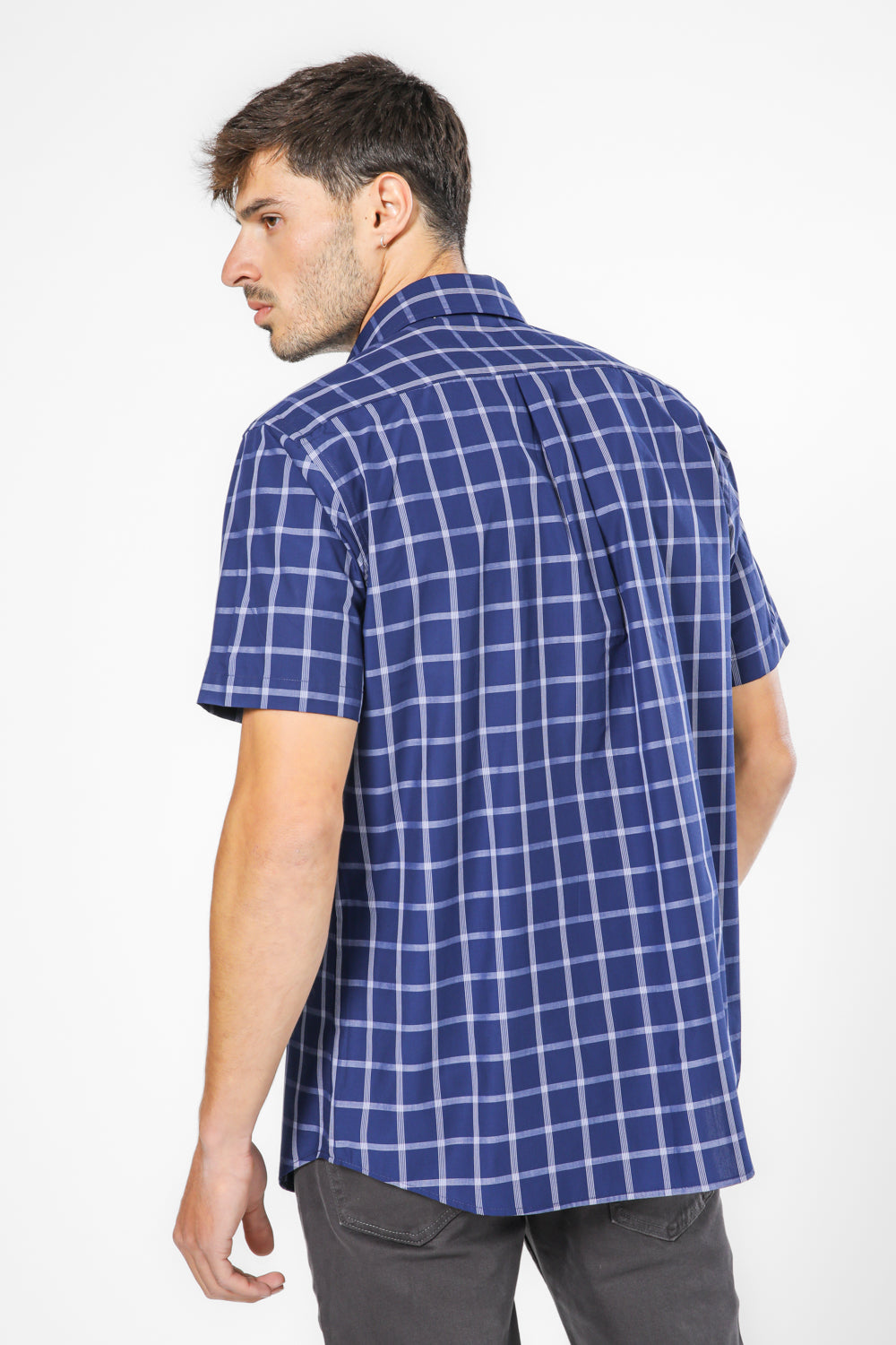 חולצה מכופתרת משבצות בצבע נייבי